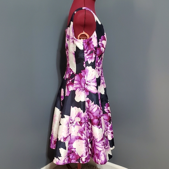 Dress Barn Black and Purple Floral Fit and Flare Cocktail Dress Size 6 - Picture 4 of 6